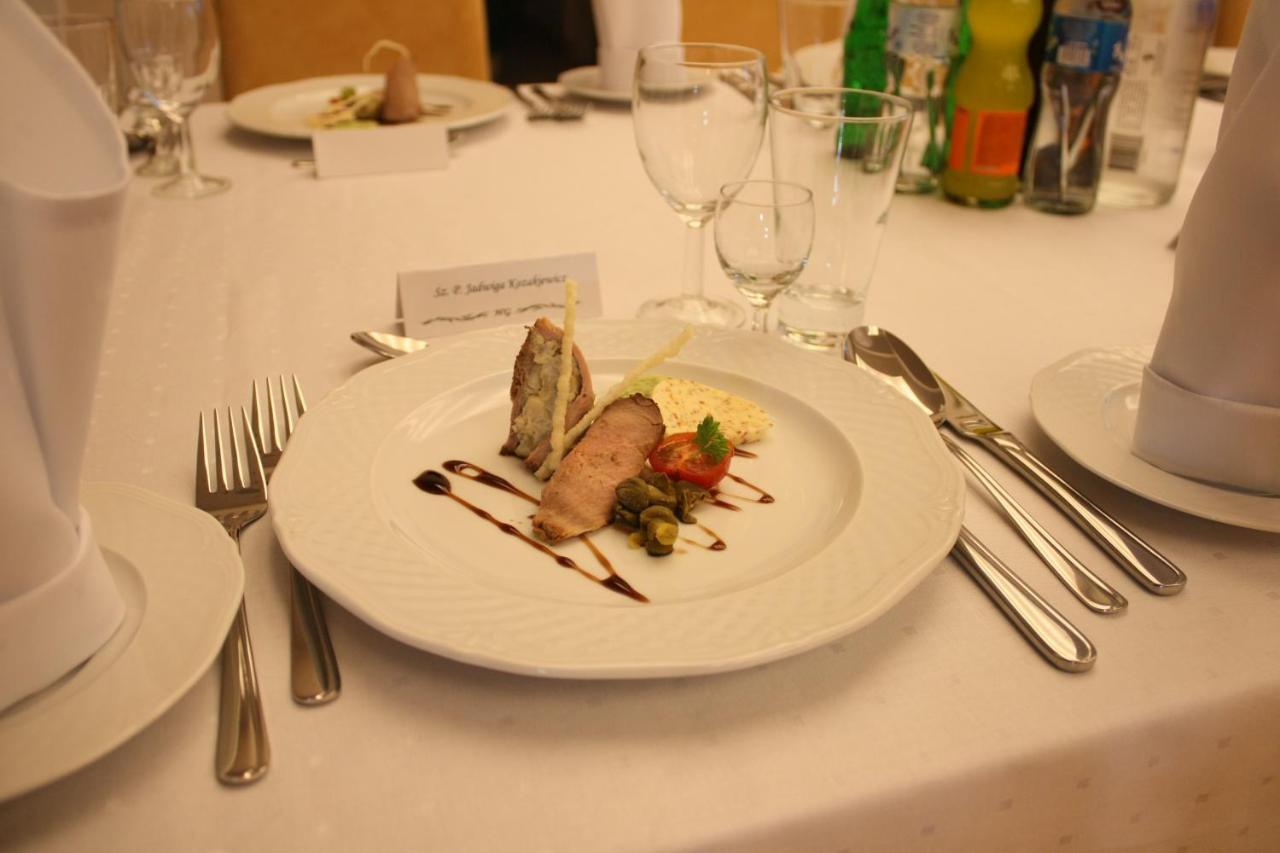 Hotel Gniecki Gdansk Przejazdowo Buitenkant foto