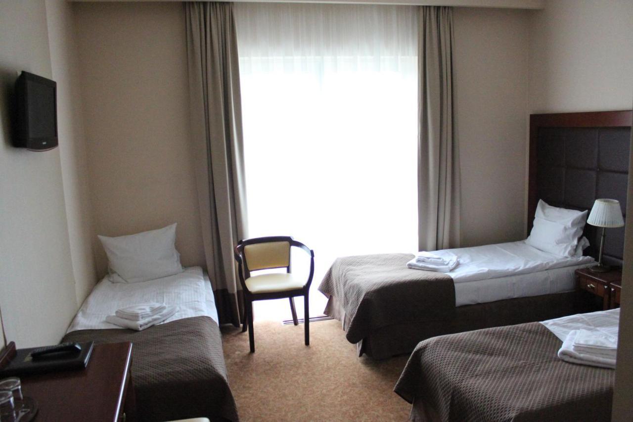 Hotel Gniecki Gdansk Przejazdowo Buitenkant foto